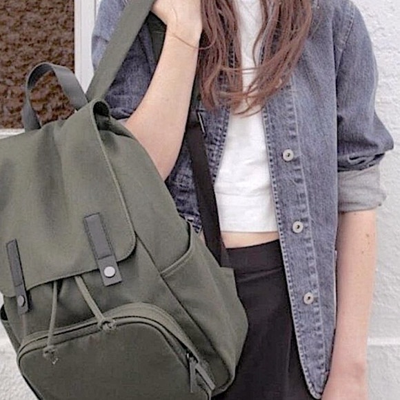 Everlane Modern Snap Backpack in distressed army green canvas - Picture 10 of 14